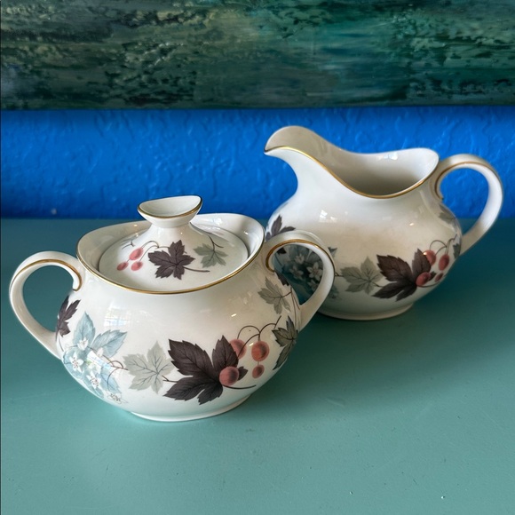 Royal Doulton  Camelot Sugar Bowl and Creamer Set - Picture 1 of 15